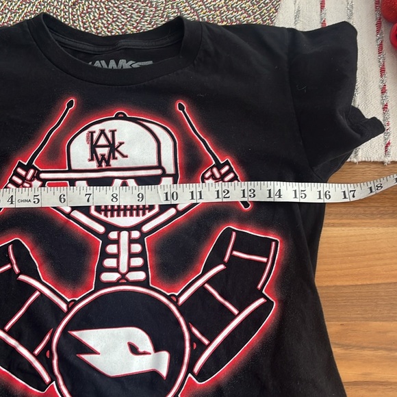 Tony Hawk boys shirt 
Size Small gently used once. 
Black
#400A - Picture 5 of 5